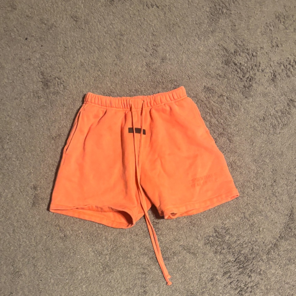 Essentials coral shorts